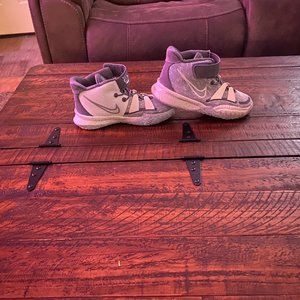 Nike Kyrie 7 SE size 1.5Y!! Never Worn!